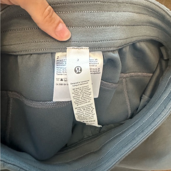 Lululemon Softstreme 4” shorts in Belgian Blue - Picture 4 of 4